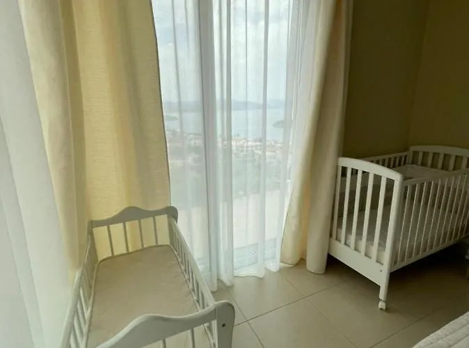 Natalia וילה טולון