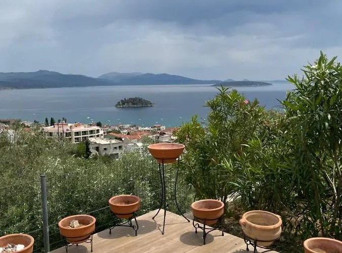 Natalia וילה טולון